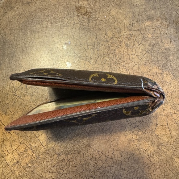 Authentic Louis Vuitton Leather Monogram Designer Wallet - Picture 3 of 11